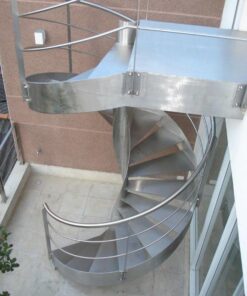 Escada helicoidal de aço