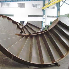 Escada helicoidal de aço