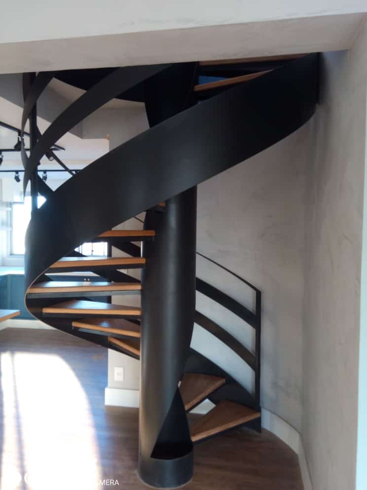 A escada de ferro caracol