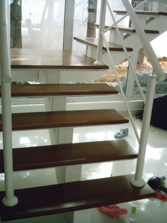 Escadas de madeira para casas preços