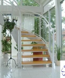 escada de chapa com degraus de madeira 3