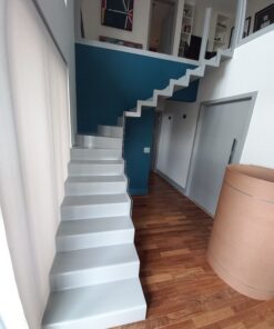 Escada com chapa dobrada