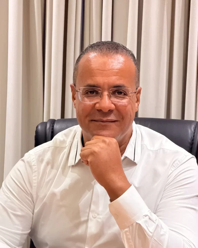 Aldo Ramos especialista em escadas helicoidais de alto padrão